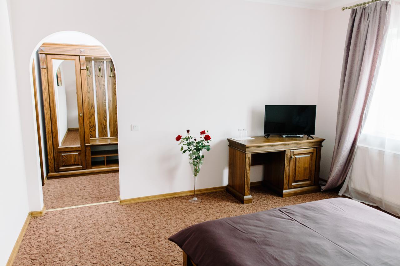 Hotel Korona Kolybayevka Zewnętrze zdjęcie