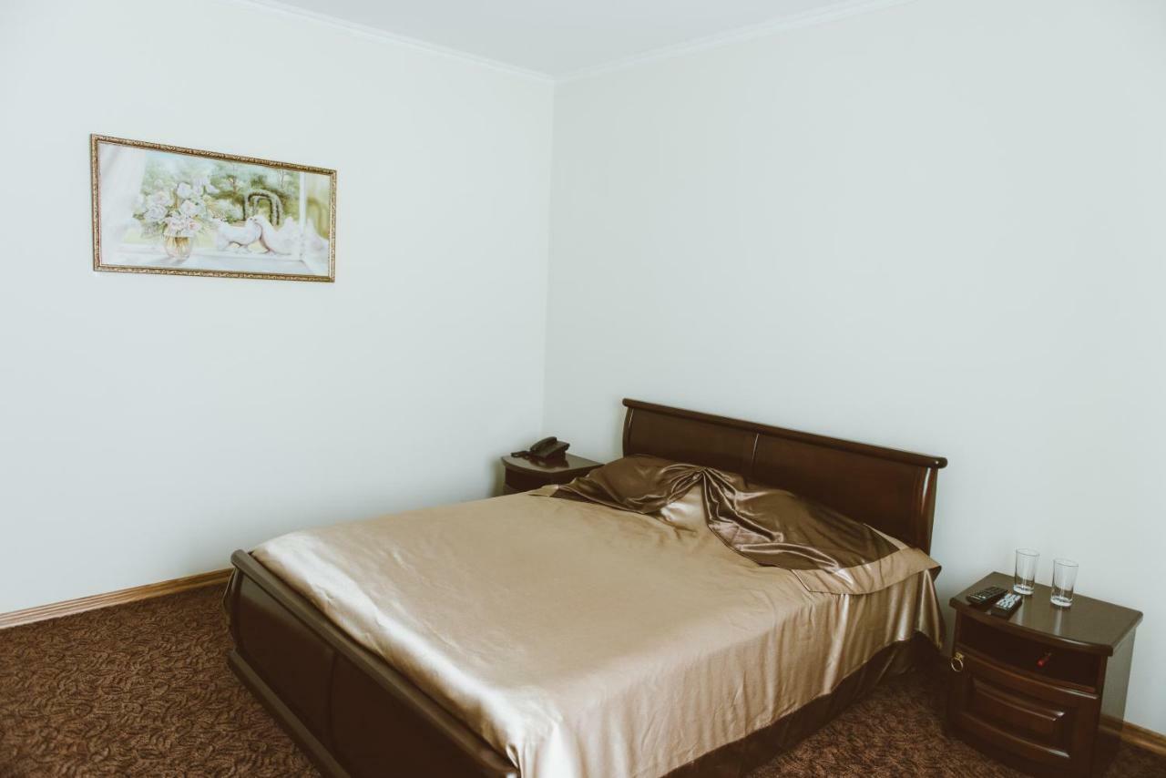 Hotel Korona Kolybayevka Zewnętrze zdjęcie