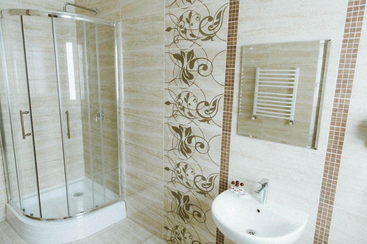 Hotel Korona Kolybayevka Zewnętrze zdjęcie