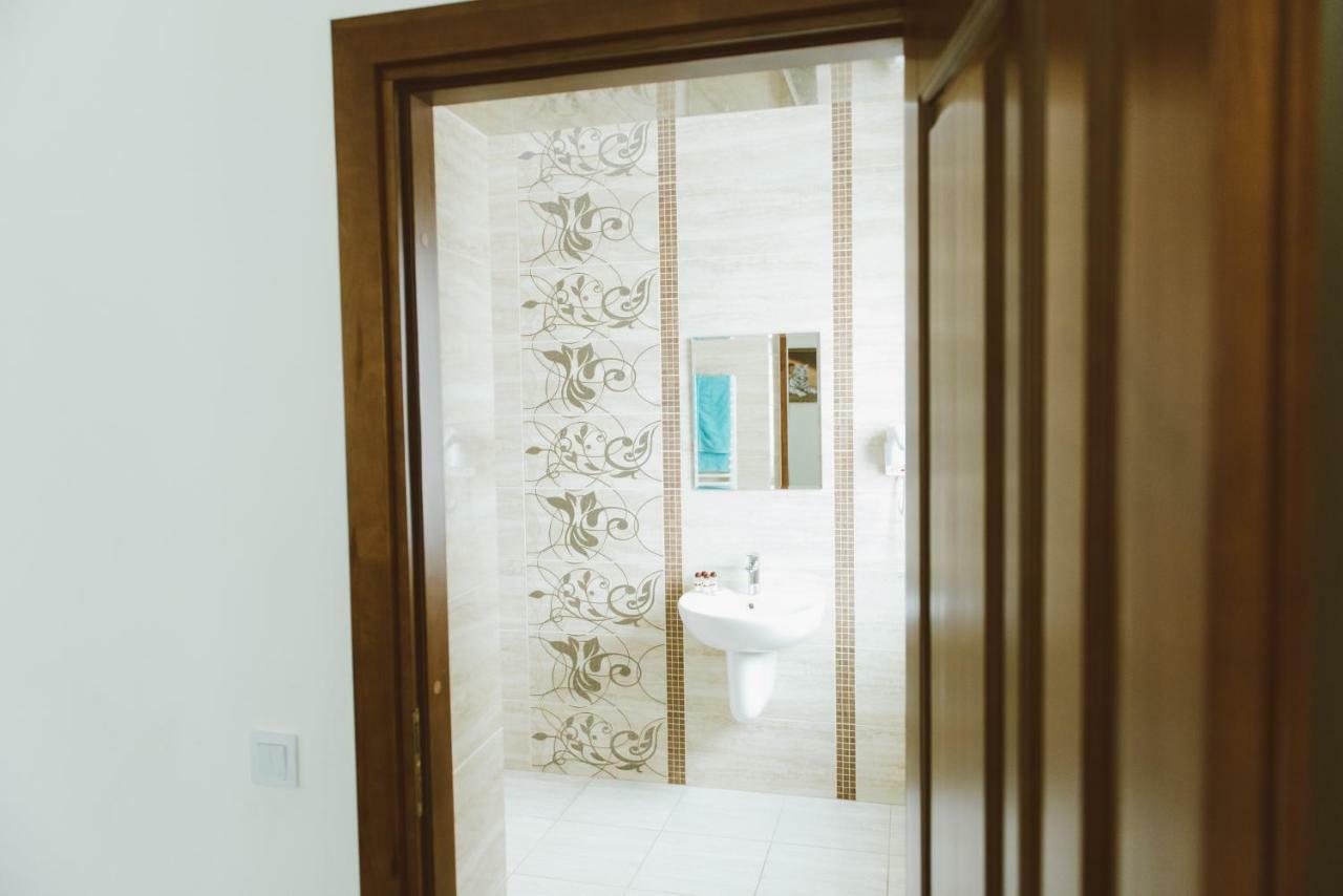 Hotel Korona Kolybayevka Zewnętrze zdjęcie